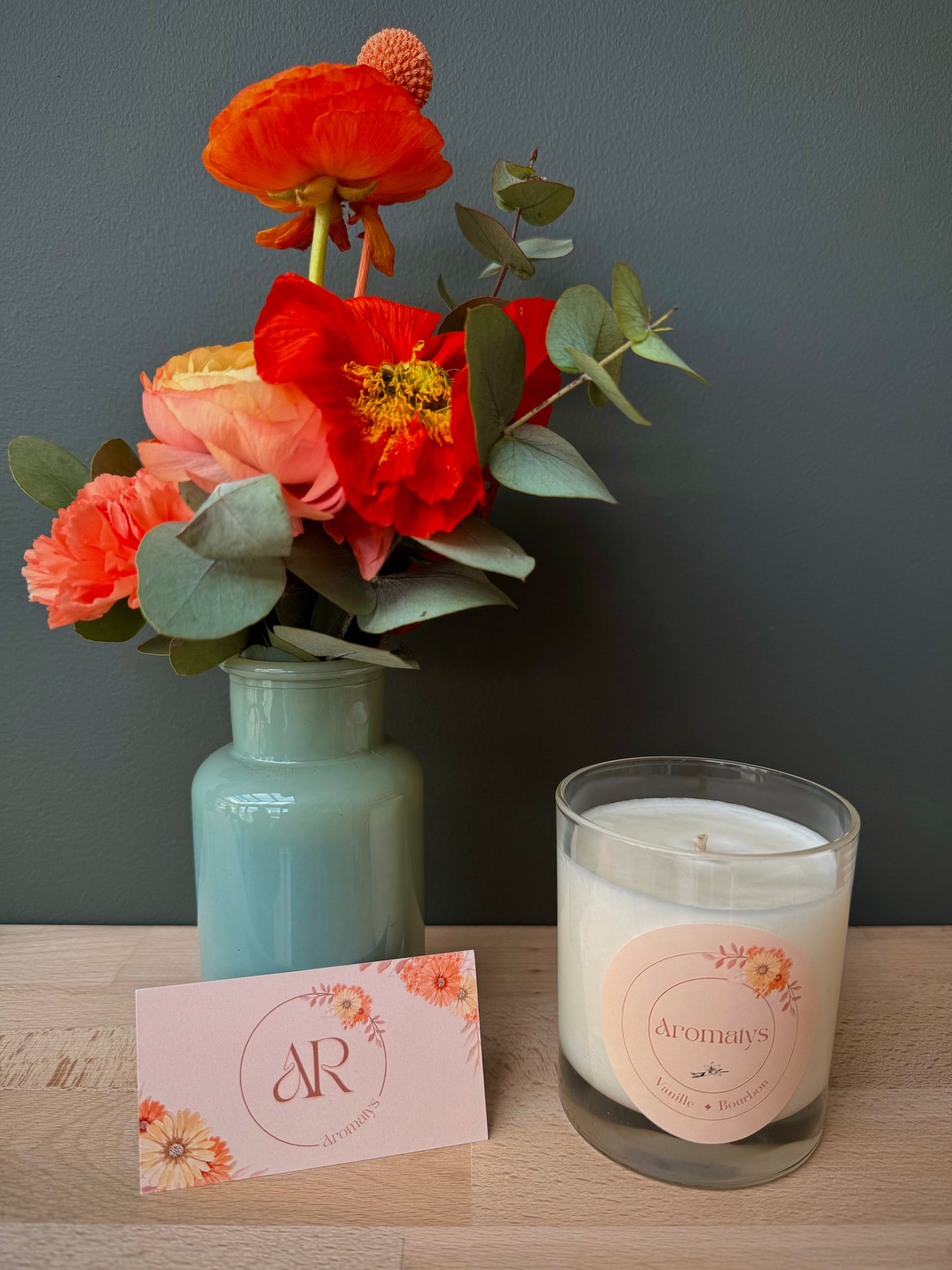 Bougie vanille bourbon avec décor et carte de visite